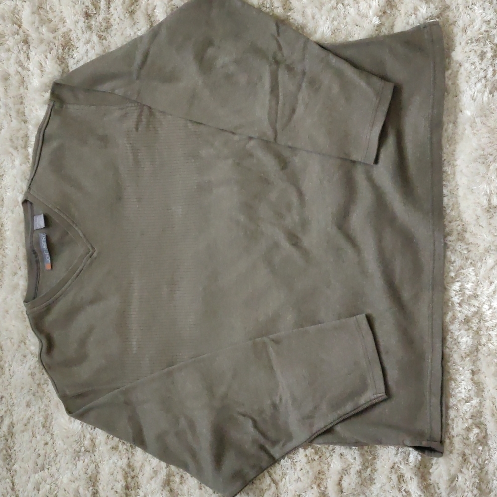 EUC Men's V-neck sweater